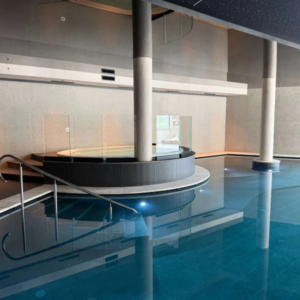 hotel-ravelli-piscina-2