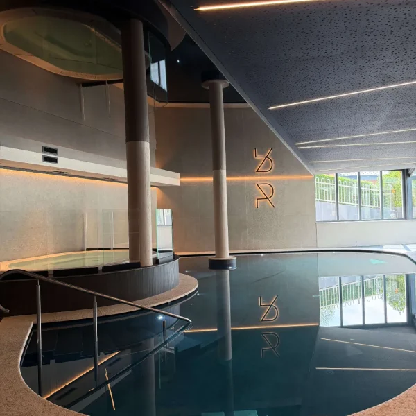 hotel-ravelli-piscina-3