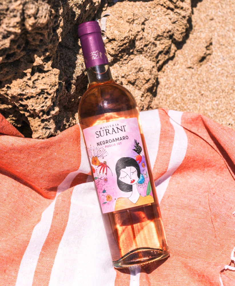 Bottiglia Eméra Negroamaro rosé Puglia IGT Surani
