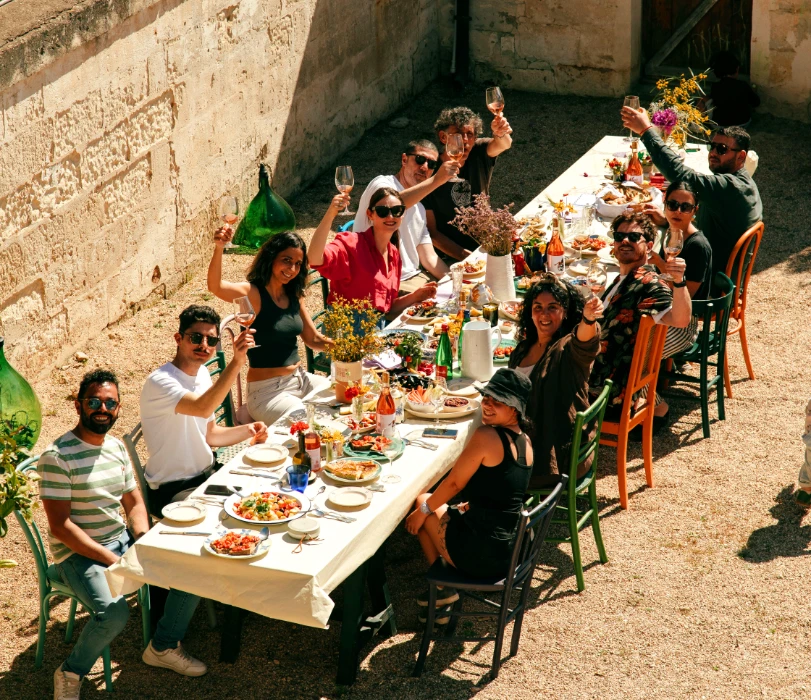 Wine experience di gruppo presso Masseria Surani con degustazione vini in Puglia